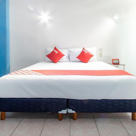 Oyo Hotel Estacion,Jose Cardel,Parque Central Revolucion Exterior photo