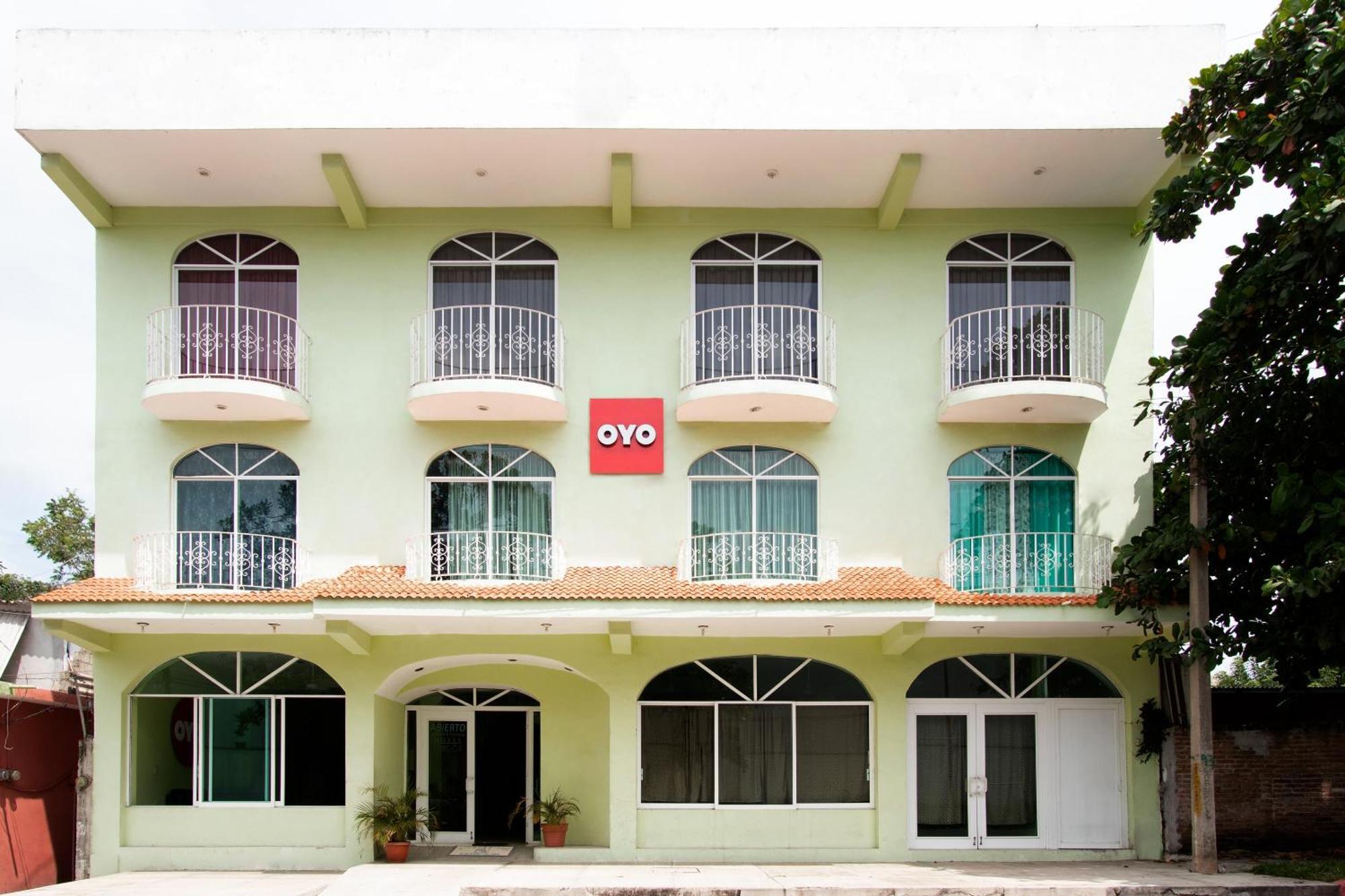 Oyo Hotel Estacion,Jose Cardel,Parque Central Revolucion Exterior photo
